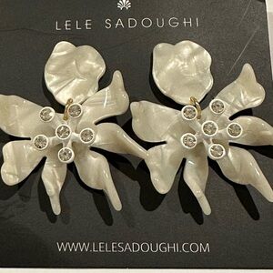 Final sale LELE  sadoughi flowers earrings